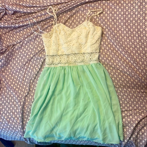 White and turquoise dress - Picture 1 of 1